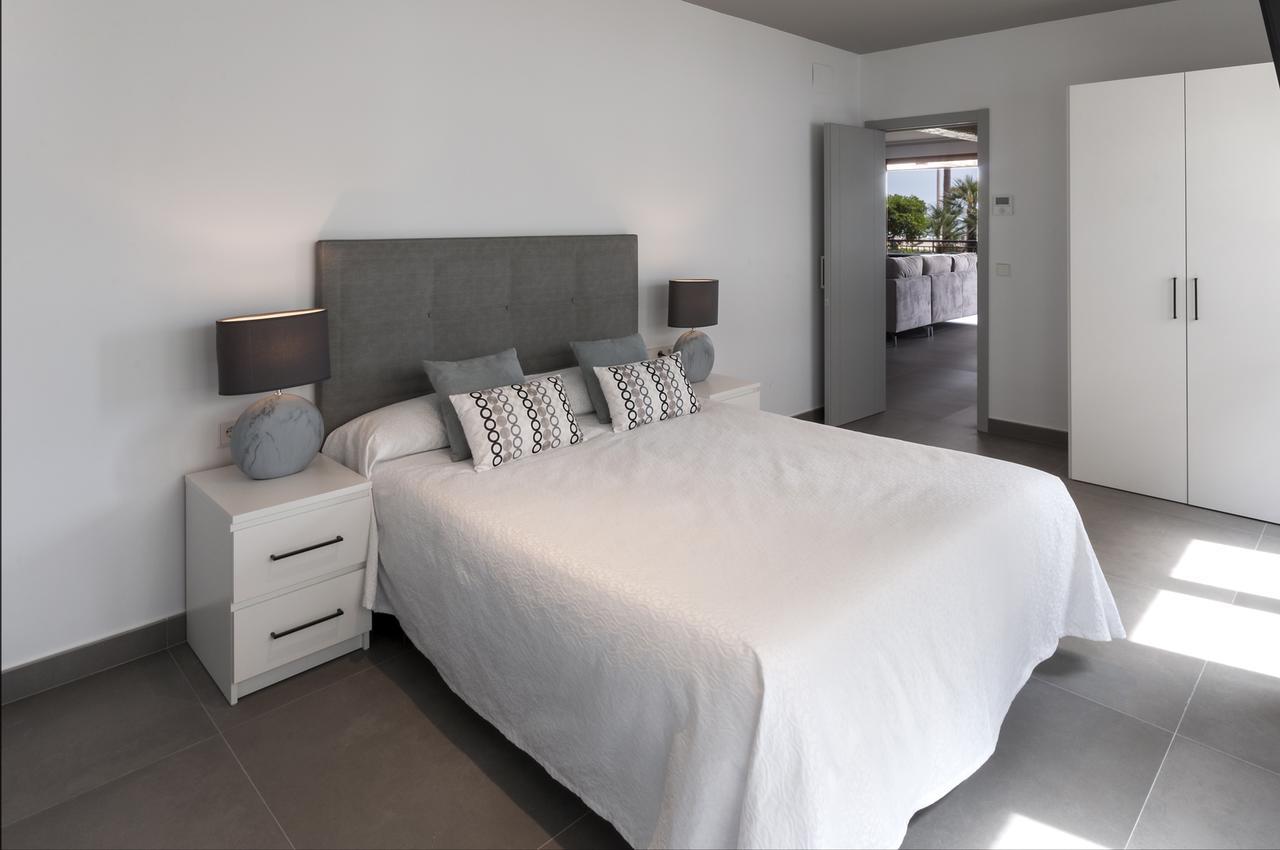 Ag Casa Del Mar Premium Apartment Гандия Екстериор снимка
